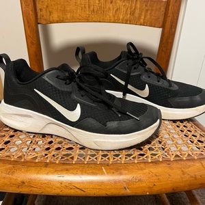 The Nike Wearallday Sneakers - Black & White, Size 8.5